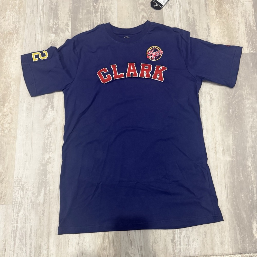 FISLL‎ Caitlin Clark #22 Indiana Fever Short Sleeve Shirt Mens M WNBA Fever NWT